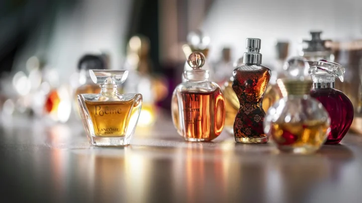 Flacons de parfum en verre