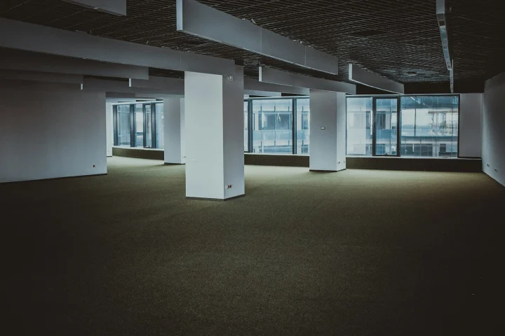 Plateau de bureaux vide