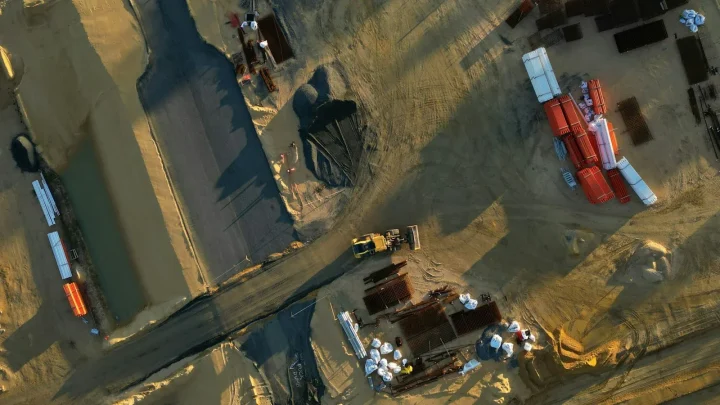 Vue aérienne d’un chantier de construction